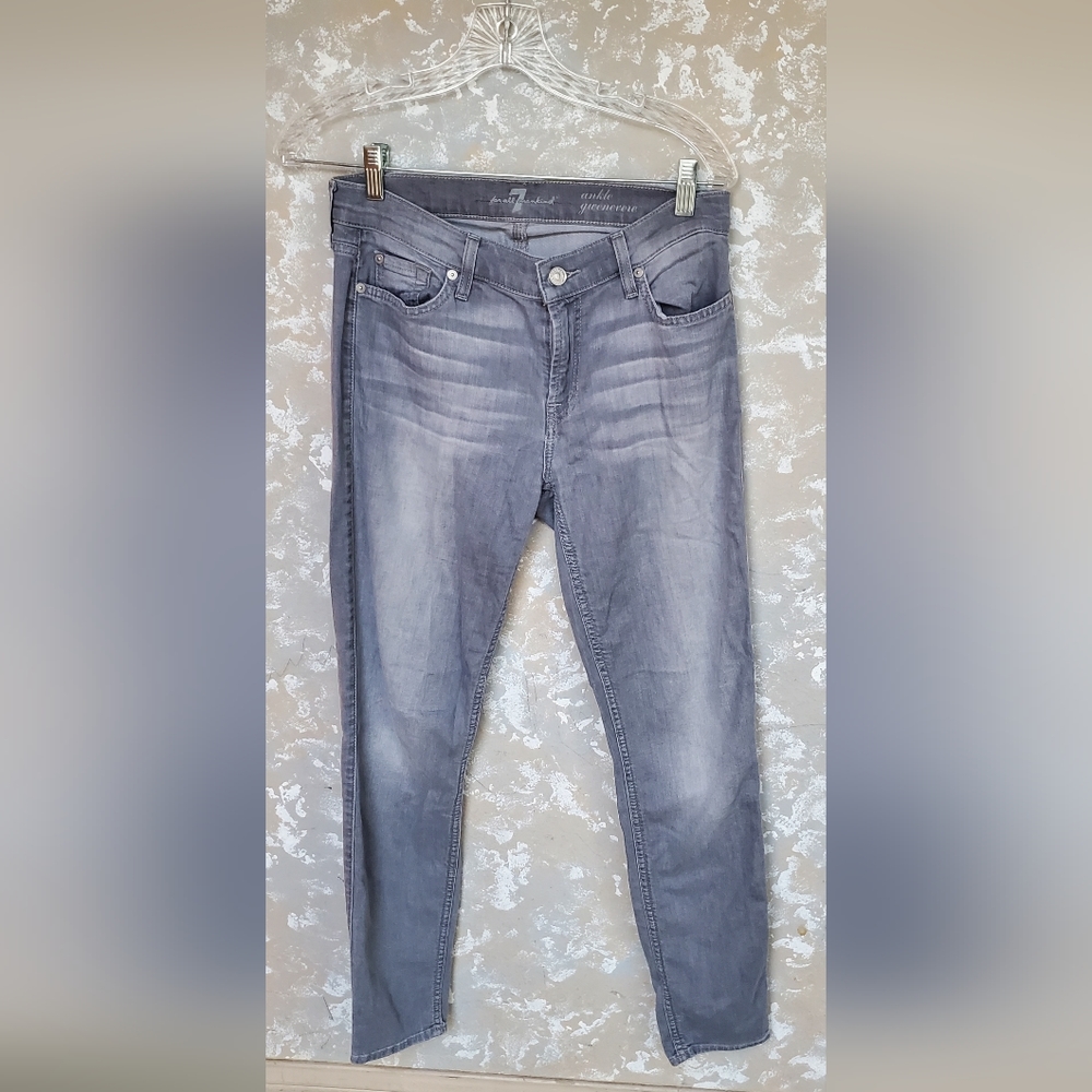 7 For All Mankind Jeans Ankle Genevieve Jeans gray Color Size 28. Preowned